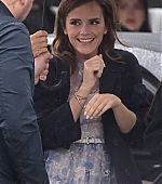 emmawatsonportugal_arrivingprada_281029.jpg